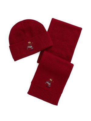 Комплект Polo Bear из шапки и шарфа