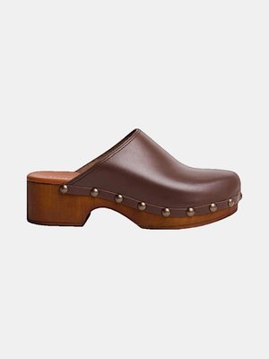Сабо Наки из кожи