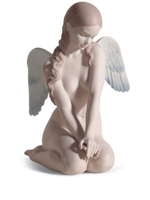 Фарфоровая фигурка Beautiful Angel (20 см)