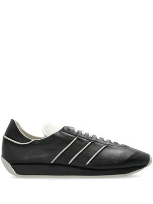 Кроссовки Country 3 из коллаборации с adidas