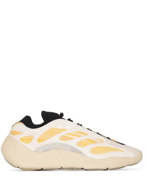 Кроссовки YEEZY 700 V3 Safflower