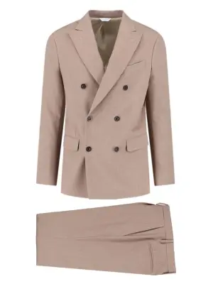 Костюм с двубортным пиджаком