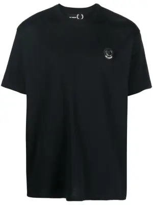 Футболка с нашивкой-логотипом