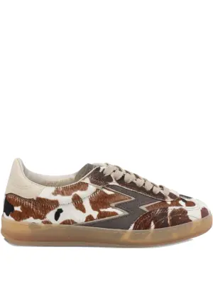 Кроссовки с логотипом