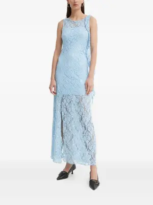 Кружевное платье с оборками