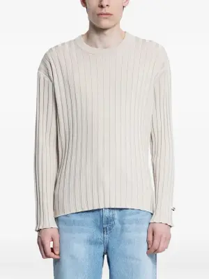 Свитер в рубчик