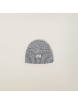 Вязаная шапка