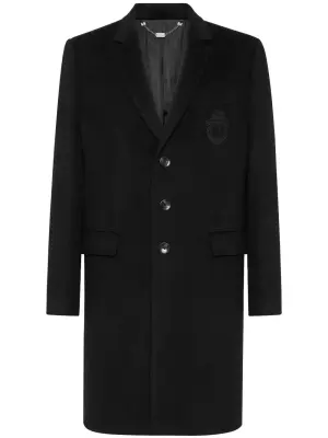 Пальто с вышитым логотипом