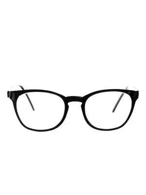 Очки в овальной оправе