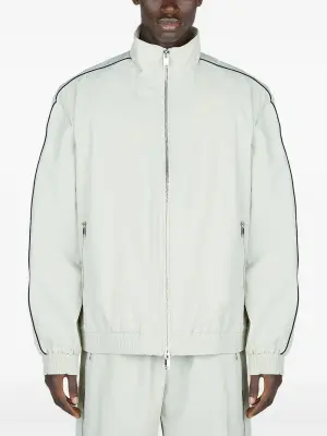 Спортивная куртка с окантовкой