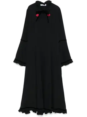 Платье с цветочной вышивкой