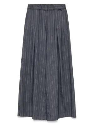 Брюки в тонкую полоску