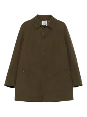 Плащ на пуговицах