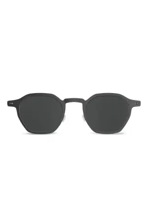 Солнцезащитные очки в геометричной оправе