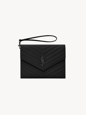 Сумка-конверт Cassandre Matelassé из кожи Grain de Poudre