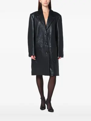 Пальто на пуговицах