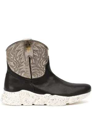 ковбойские ботинки в спортивном стиле