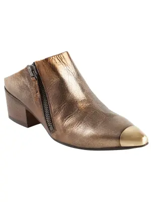 сабо с декоративной молнией