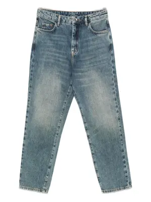 Прямые джинсы с завышенной талией