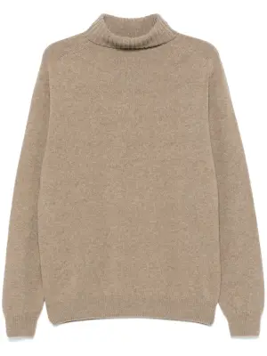 Свитер с высоким воротником