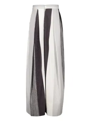 Брюки со складками и лампасами