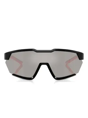 Солнцезащитные очки в геометричной оправе