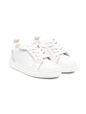 кроссовки на шнуровке со вставками