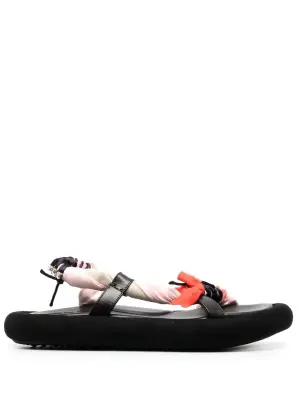 Сандалии с плетеными ремешками