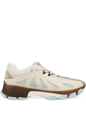 Кроссовки с сетчатыми вставками