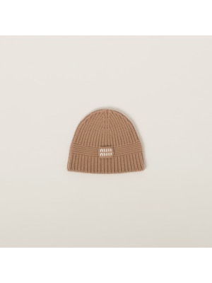 Вязаная шапка