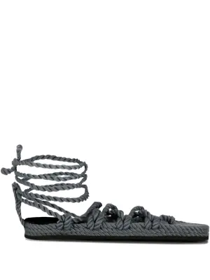 сандалии с плетеными ремешками