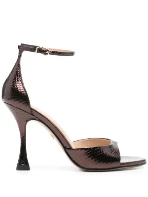 Босоножки с ремешками