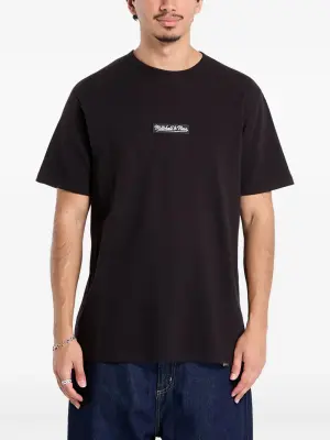 Футболка с логотипом