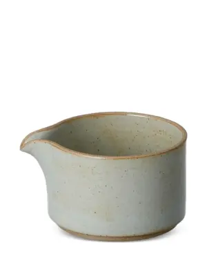 Керамический кувшин для молока