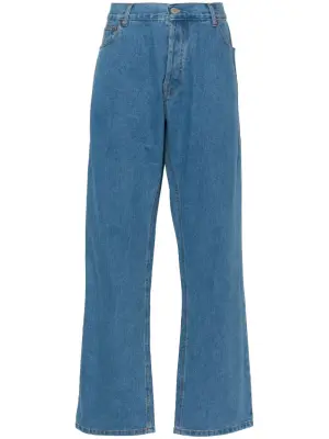 Прямые джинсы с завышенной талией