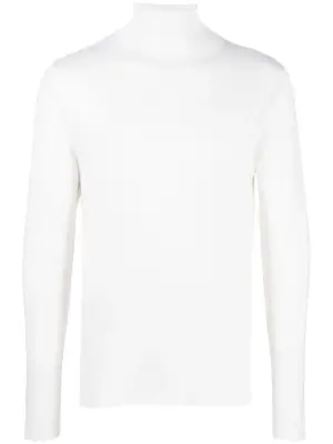 Джемпер с высоким воротником