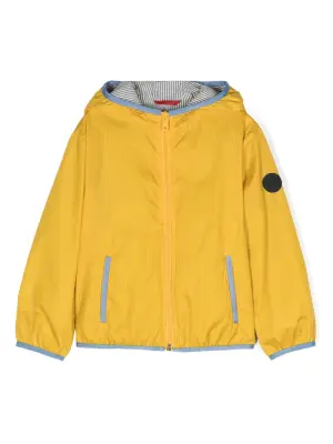 куртка с капюшоном и логотипом