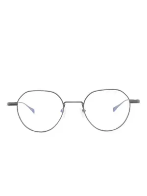 Очки в круглой оправе