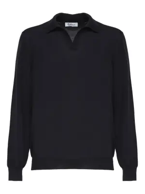 свитер с V-образным вырезом