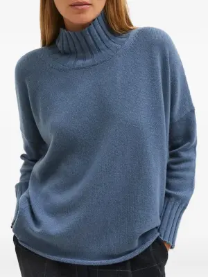 Свитер в рубчик с высоким воротником