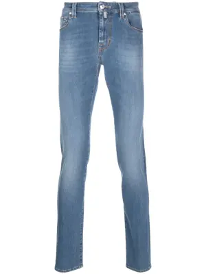 Узкие джинсы с заниженной талией