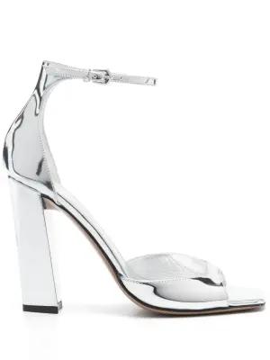 Лакированные босоножки