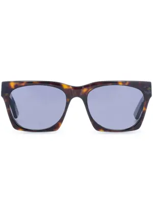 Солнцезащитные очки трапециевидной формы