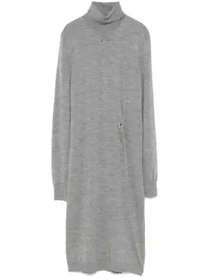 Платье миди с декоративной булавкой