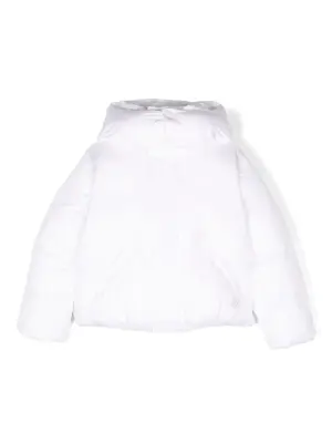 Пуховик с вышитым логотипом