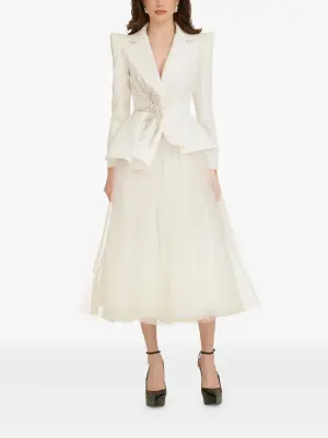 Украшенный костюм с баской