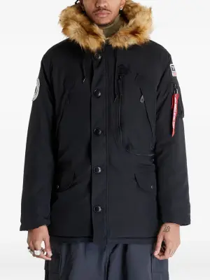 куртка с капюшоном и искусственным мехом