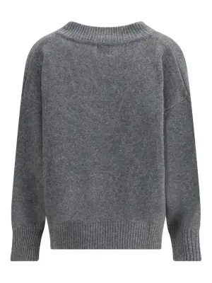 Свитер Балтий с V-образным вырезом