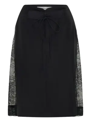 Юбка с вставками из кружева и кулиской