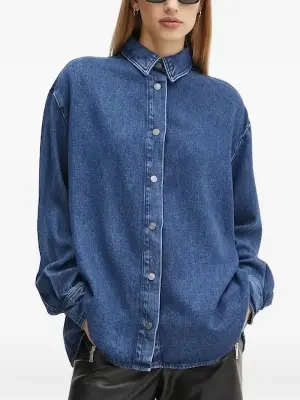 Джинсовая рубашка на пуговицах